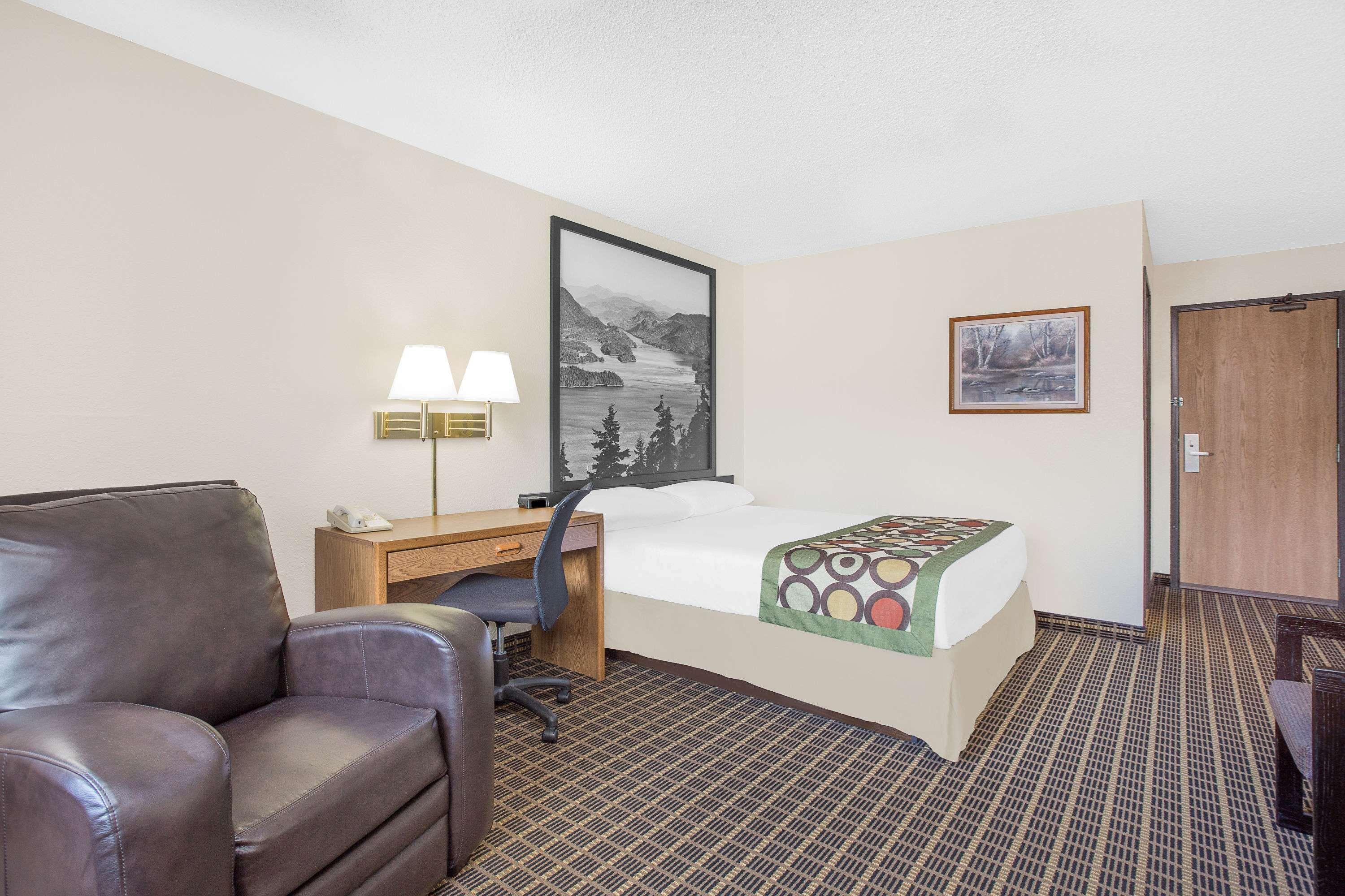Super 8 By Wyndham Sitka Hotel Exterior foto